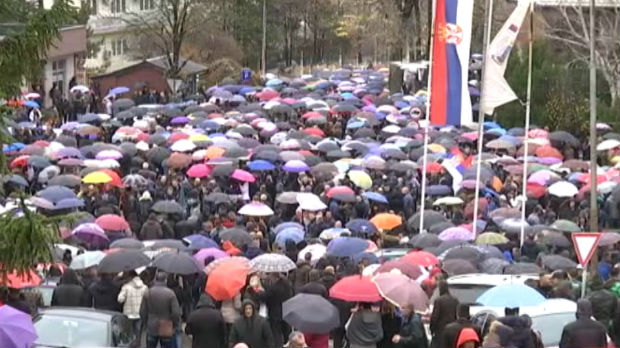 Protest Srba u Kosovskoj Mitrovici