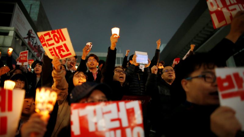 Protest desetina hiljada Južnokorejaca u Seulu 