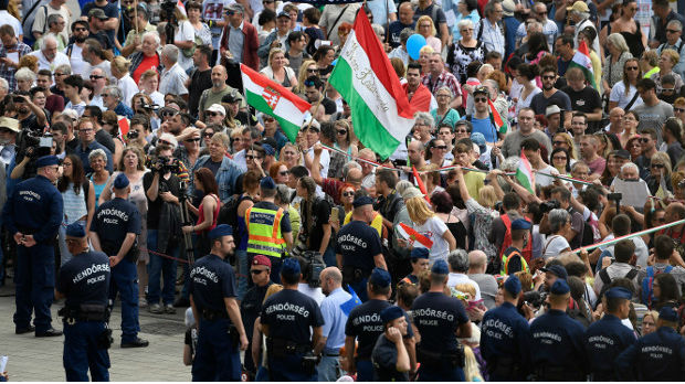 Protest građana protiv Orbana, Beč traži proveru glasanja