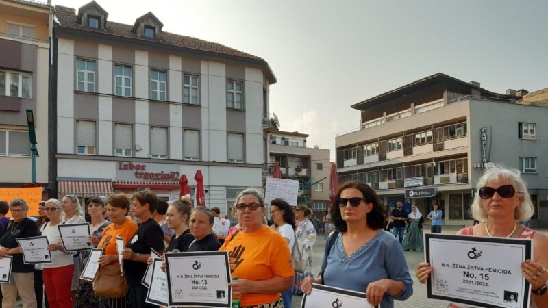 Protest građanki u Bihaću povodom femicida i nasilja u BiH
