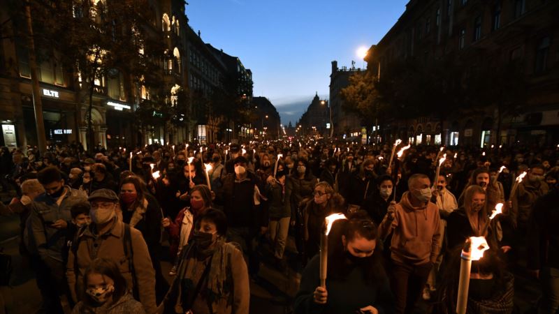 Protest hiljade studenata u Mađarskoj, traže akademsku slobodu