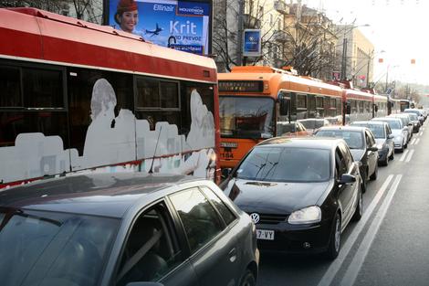 Protest kombi prevoznika BLOKIRAO POLA GRADA