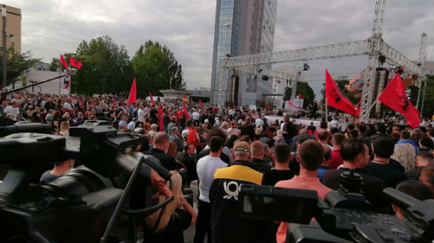 Protest pristalica Samoopredeljenja u Prištini
