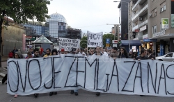 Protest protiv diktature u Nišu završen podelom lažnih diploma