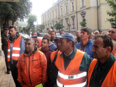 Protest radnika Komrada protiv smene direktora Stojiljkovića