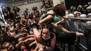 Protest šrom Turske zbog izlaska iz Istanbulske konvencije (FOTO)