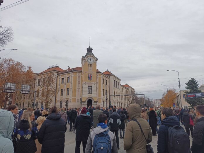 Protest studenata u Nišu zbog prebijanja kolege sa Pravnog fakulteta u Beogradu