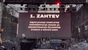 Počeo protest studenata u Šapcu odavanjem počasti nastradalima u Novom Sadu