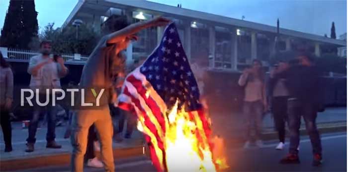 Protest u Atini: Amerikanci, ubice!
