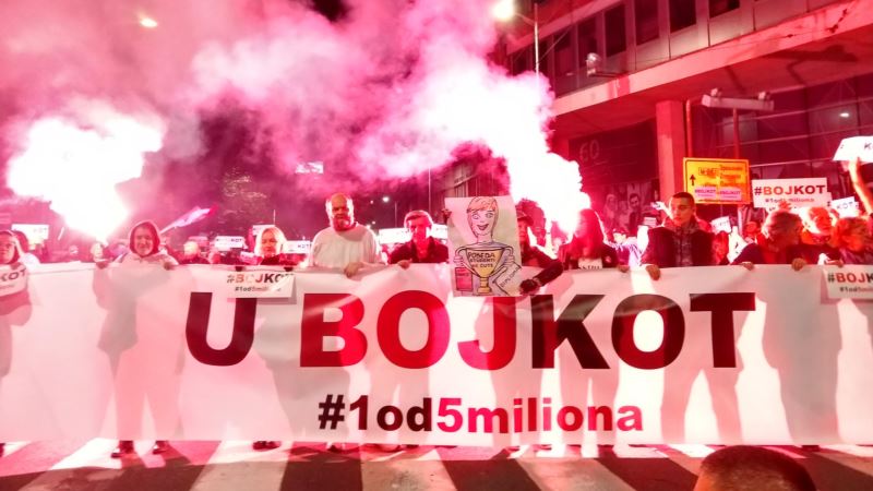 Protest u Beogradu: Za bojkot izbora i protiv lažnih doktorata