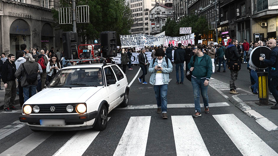 Protest:Beograd - naučnici,u Novom Sadu za radnike