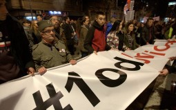 
					Protest u Kragujevcu: Vučić da podnese ostavku, ili će biti smenjen 
					
									