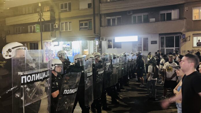Protest u Nišu: Nekoliko studenata privedeno, policija opet sprečila odlazak do SNS-a