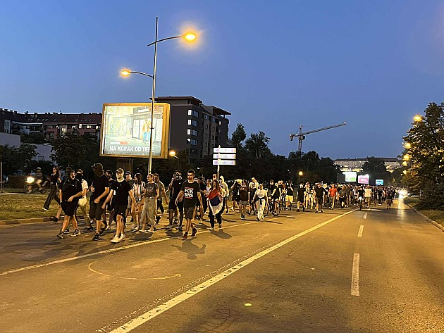 Protest u Novom Sadu, studenti i građani krenuli ka Stražilovskoj ulici