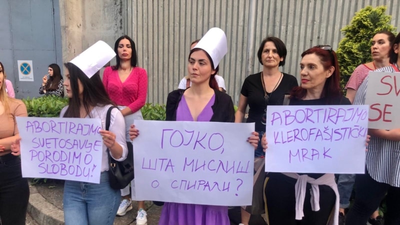 Protest u Podgorici zbog  emisije o abortusu na javnom servisu