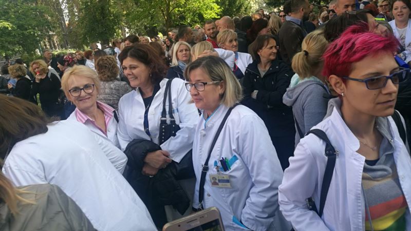 Protest u Sarajevu: Zdravstveni radnici traže kolektivni ugovor