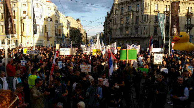 Protest Inicijative Ne da(vi)mo Beograd