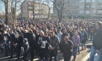 Protest u Velikoj Plani zbog prebijanja mladića do smrti: Oko 500 građana u šetnji, na čelu kolone roditelji i brat nastradalog Stefana Filića (VIDEO)
