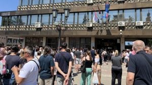 Protest u Vrbasu: Zaposlenima u vrtićima umesto zaostalih zarada pretnje i ucene
