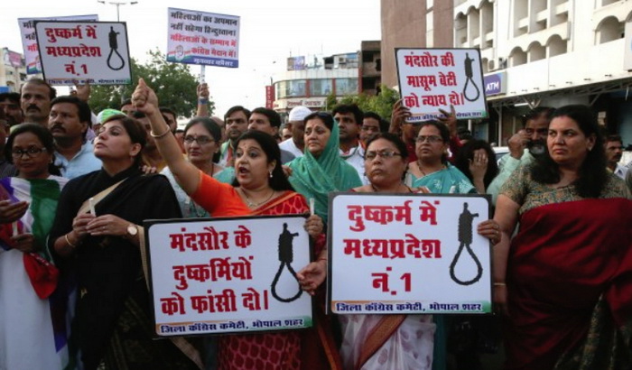 Protest zbog silovanja devojčice u Indiji