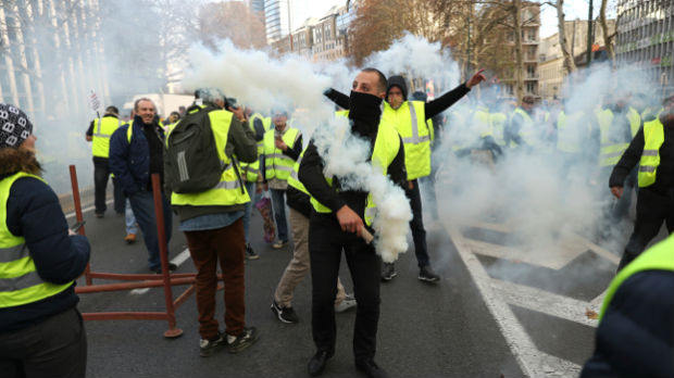 Brisel, vodeni topovi i suzavac na protestu protiv visokih poreza 