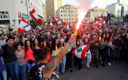 
					Protesti i kontraprotesti u Libanu izveli hiljade ljudi na ulice Bejruta 
					
									