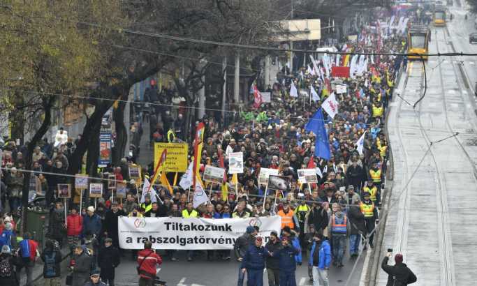 Protesti i u Mađarskoj: Nećemo ropski zakon o radu!
