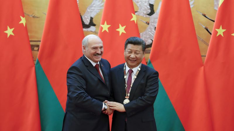 Protesti remete Lukašenkovu geopolitičku igru s Rusijom, Kinom i Zapadom
