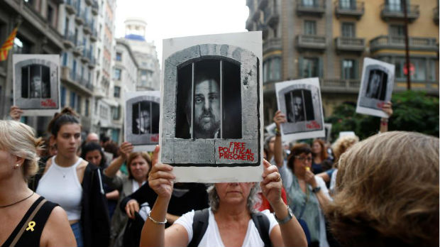 Blokiran auto-put koji vodi do Barselone, katalonski lider traži amnestiju