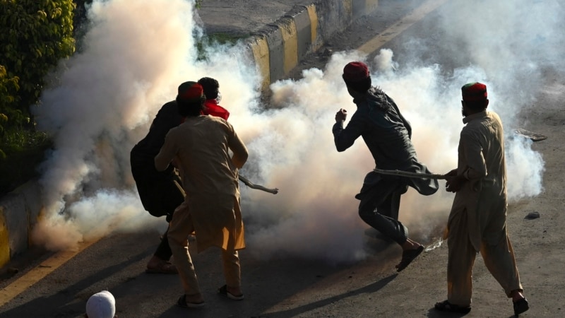 Protesti širom Pakistana posle hapšenja bivšeg premijera Kana 