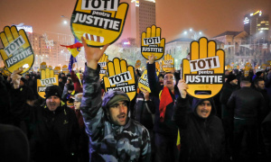 Protesti u Rumuniji: Desetine hiljada na ulicama Bukurešta zbog reforme pravosuđa! (FOTO)