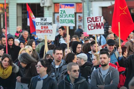 Protesti u Srbiji: Građani okupljeni u Novom Sadu i Nišu