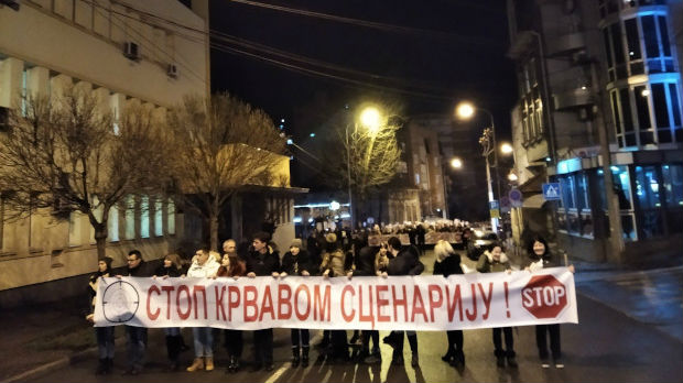 Protestna šetnja u Kruševcu zbog naslovnica NIN-a i Danasa
