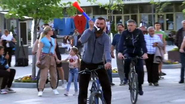 Protestne vožnje u više gradova, Obradović u Čačku na biciklu