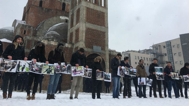 Prištinski studenti ponovo protestovali ispred Hrama Hrista Spasa