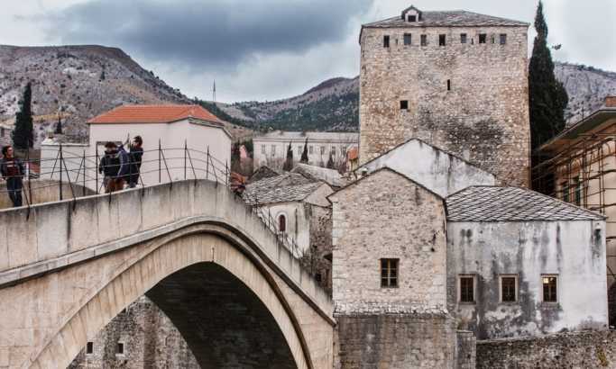 Provokacija u Mostaru: Ulica okićena zastavama Herceg-Bosne