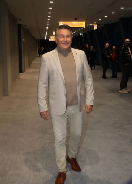 Prva ljubav, oženio je pre vojske: Ova pevačica je supruga Halida Muslimovića, u braku su više od dve decenije FOTO