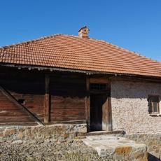 Prva privatna škola u Srbiji otvorena pre 200 godina: Učitelji iz cele Evrope dolazili u Lunjevicu da uče seosku decu (FOTO)