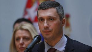 Prve tužbe idu Vučiću, Pinku i Informeru