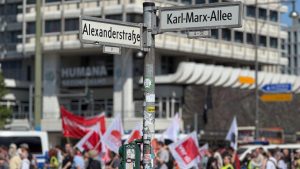 Prvi maj u Berlinu: Kad praznik rada spoji Karla Marksa, bicikliste i Bliski istok