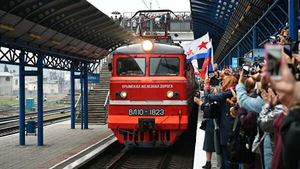 Prvi putnički voz iz Sankt Peterburga stigao u Sevastopolj