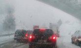 Sneg iznenadio Srbiju? Radi se na raščišćavanju puteva