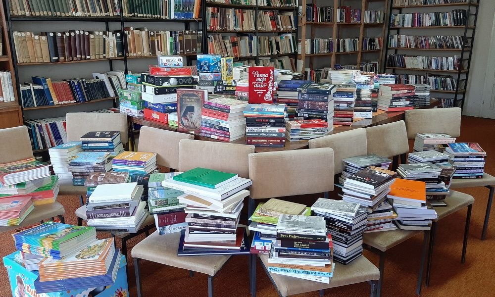 Psihijatrijskoj bolnici u Kovinu dvadesetak izdavača poklonilo - 900 knjiga