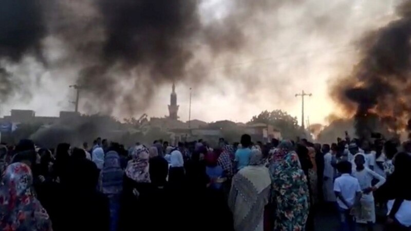 Puč u Sudanu: Vojska uhapsila premijera i ministre, neredi na ulicama