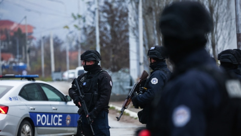 Pucano na policijski automobil na severu Kosova