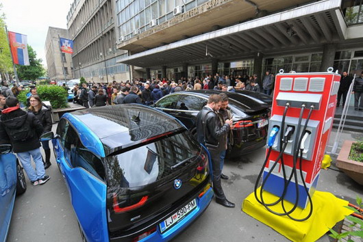 Pušten u rad prvi brzi punjač za električne automobile u Srbiji
