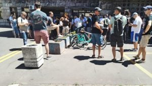 „Pustite Peru“: Protest ispred policijske stanice 29. novembar