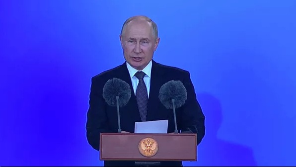 Putin: Naša dužnost da se oštro suprotstavimo širenju bilo kakvog oblika neonacizma, rusofobije i rasizma
