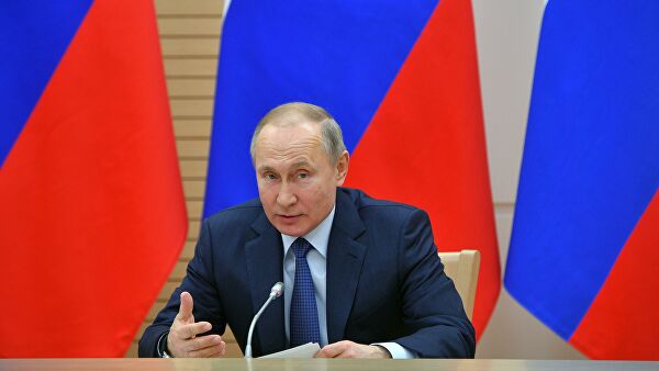 Putin: Sve dok sam ja predsednik, nećemo imati roditelja broj jedan i broj dva - biće mama i tata