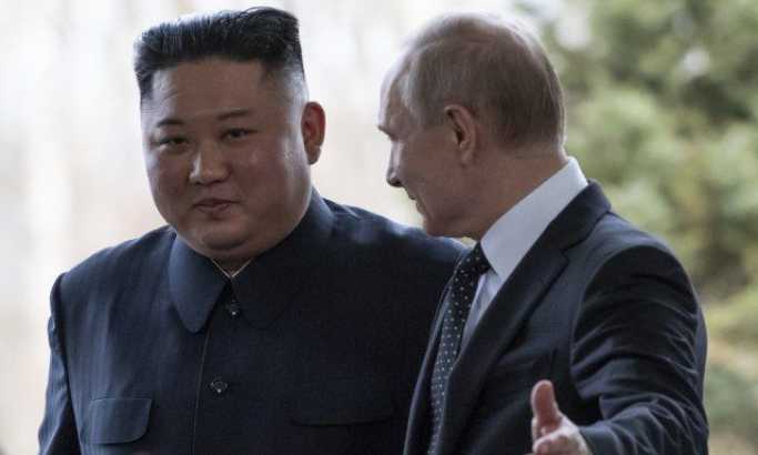 Putin i Kim prvi put oči u oči (FOTO)